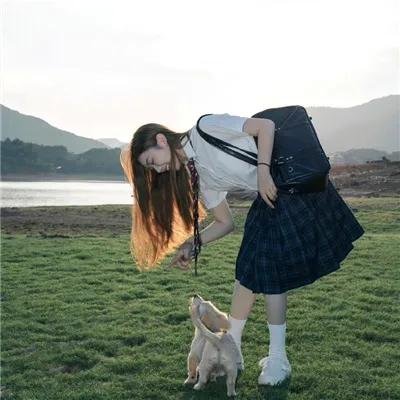 彩虹艳女